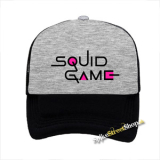 SQUID GAME - Logo Colour Pink - šedočierna sieťkovaná šiltovka model "Trucker" (-50%=VÝPREDAJ)