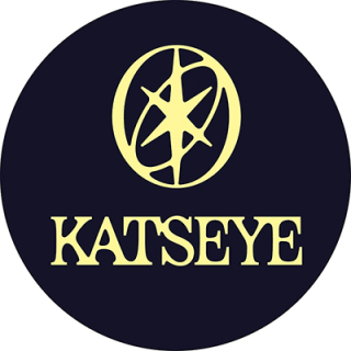 KATSEYE - Logo Crest - okrúhla podložka pod pohár